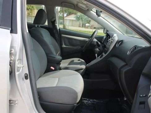 Used 2009 Toyota Matrix FWD image 24