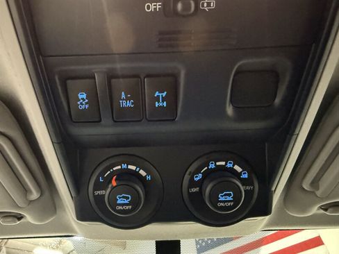 Used 2019 Toyota 4Runner TRD Off-Road AWD/4WD image 30