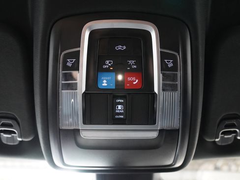 Used 2025 RAM 1500 Laramie image 33