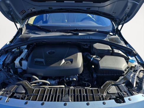 Used 2018 Volvo S60 T5 Inscription image 25