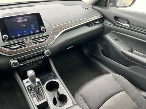 Used 2024 Nissan Altima 2.5 SV FWD image 28