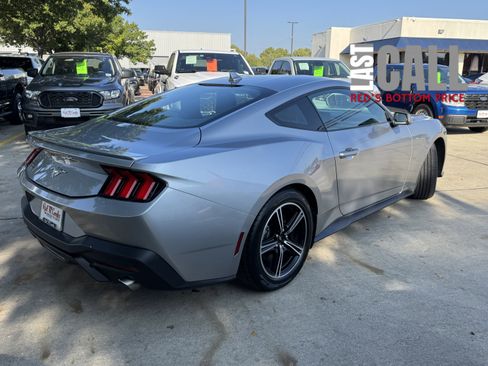 Used 2024 Ford Mustang Premium image 5