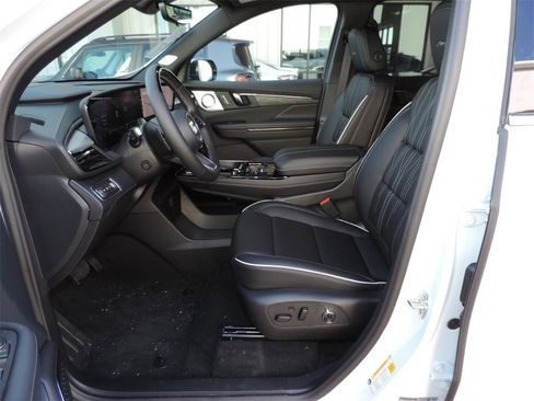 New 2026 Buick Enclave Avenir w/ Super Cruise Package image 17