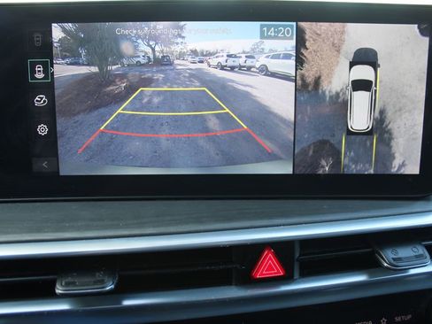 Certified 2024 Kia Sorento SX Prestige image 60