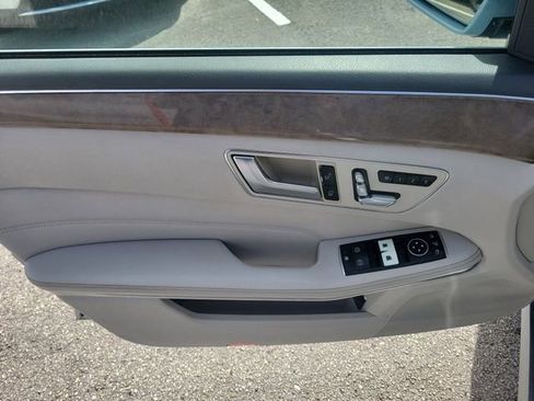 Used 2016 Mercedes-Benz E 350 4MATIC Sedan image 17