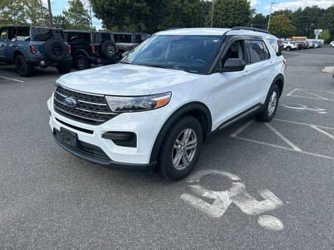 Used 2022 Ford Explorer XLT w/ Class IV Trailer Tow Package image 3