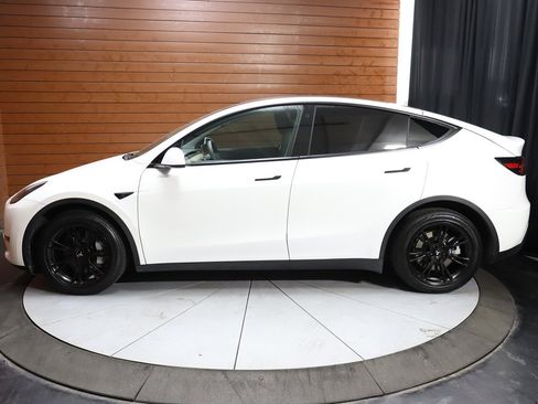 Used 2023 Tesla Model Y Long Range image 7