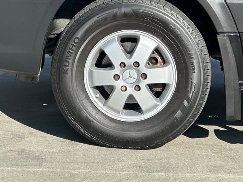 Used 2016 Mercedes-Benz Sprinter 2500 image 31