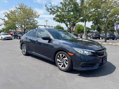 Used 2018 Honda Civic EX image 2