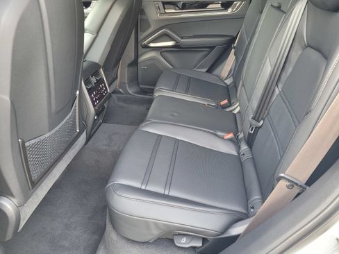 New 2025 Porsche Cayenne Turbo AWD/4WD image 14