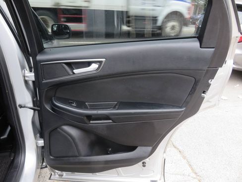 Used 2017 Ford Edge SE w/ Cargo Accessory Package AWD/4WD image 29