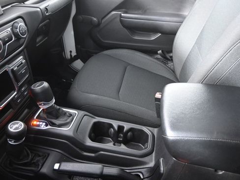 Used 2021 Jeep Gladiator Sport w/ Trailer Tow Package image 31