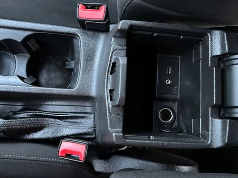 Used 2017 Ford Focus SE image 30