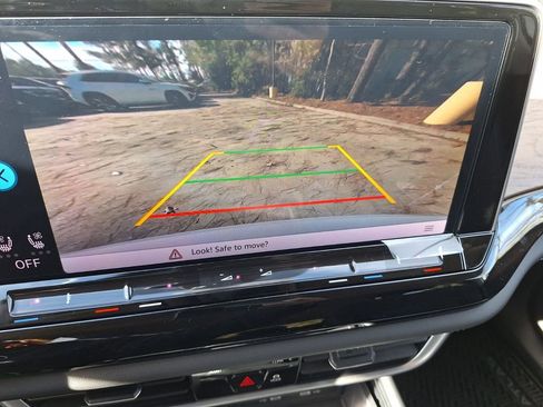 New 2026 Volkswagen Atlas SE image 16