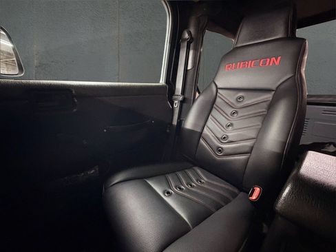 Used 2005 Jeep Wrangler Rubicon AWD/4WD image 13