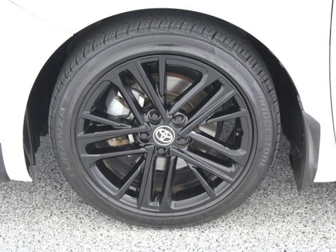 Used 2025 Toyota Camry SE w/ Convenience Package FWD image 11