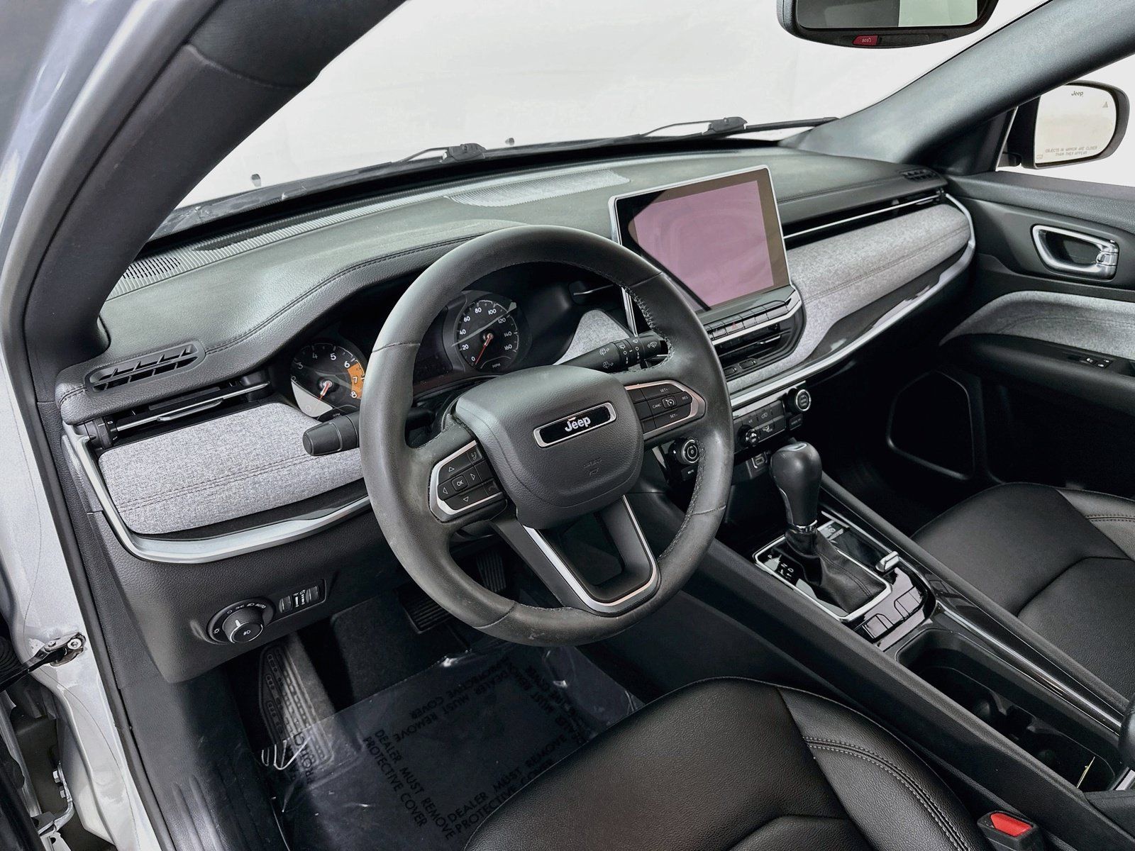 Used 2024 Jeep Compass Latitude AWD/4WD image 9