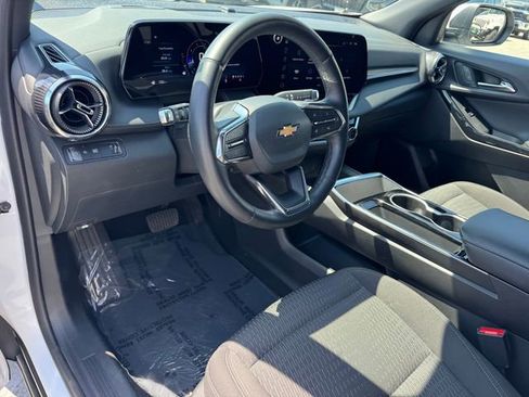 Used 2025 Chevrolet Equinox LT FWD image 15