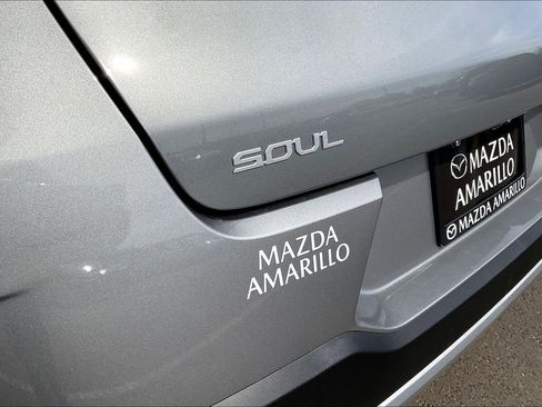 Used 2025 Kia Soul LX w/ LX Technology Package FWD image 24