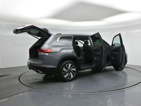 Used 2025 Volkswagen Atlas SEL image 6