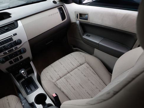 Used 2010 Ford Focus SE image 22