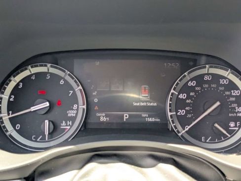 Used 2021 Toyota Highlander XLE FWD image 26