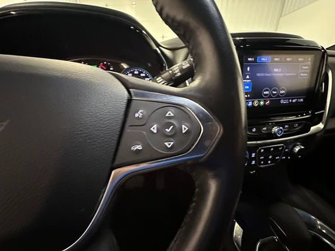 Used 2022 Chevrolet Traverse LT FWD image 39