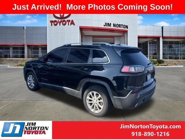 Used 2019 Jeep Cherokee Latitude w/ Popular Appearance Group FWD image 3