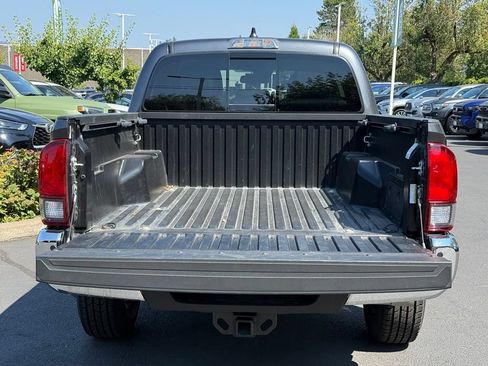 Certified 2021 Toyota Tacoma SR5 AWD/4WD image 11
