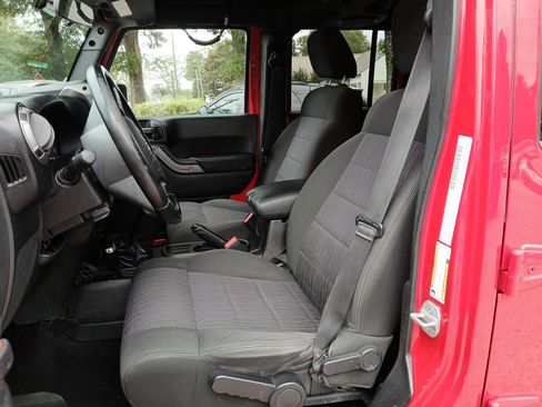 Used 2012 Jeep Wrangler Unlimited Sport image 18