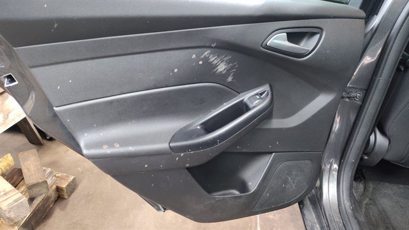 Used 2018 Ford Focus SE FWD image 9