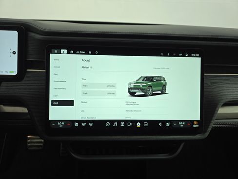 Used 2024 Rivian R1S Adventure AWD/4WD image 29