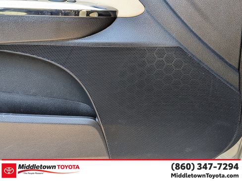 Certified 2017 Toyota Avalon XLE Premium image 13