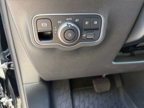 Used 2026 Mercedes-Benz GLB 250 4MATIC image 25