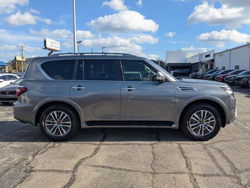 Used 2023 Nissan Armada SL w/ Captain's Chairs Package image 3