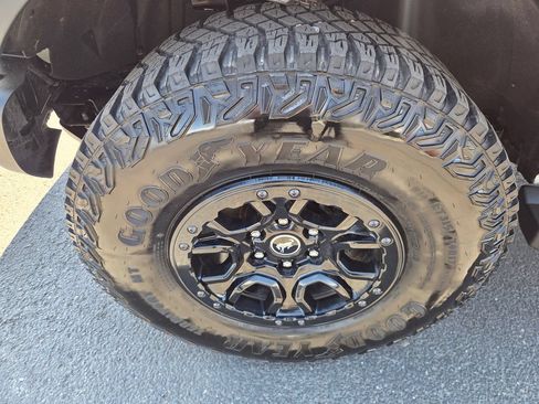 Used 2023 Ford Bronco Wildtrak AWD/4WD image 22