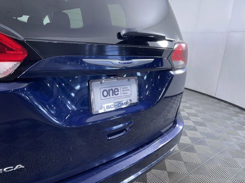 Used 2019 Chrysler Pacifica Touring Plus image 23