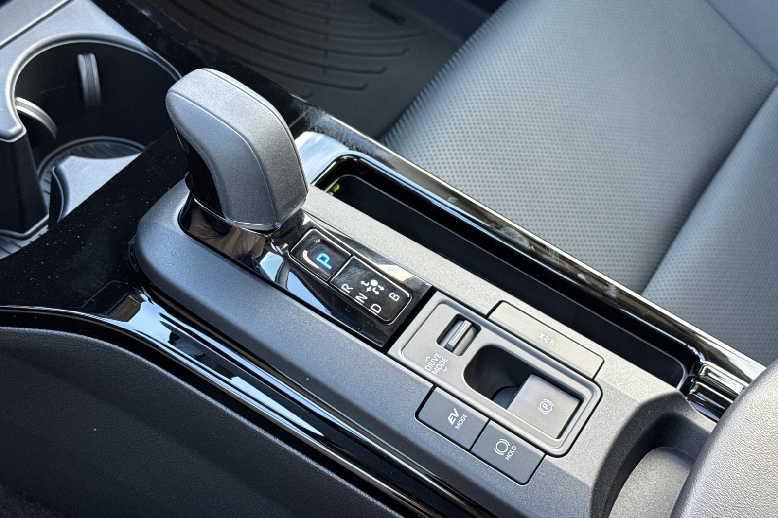 New 2027 Toyota Prius XLE FWD image 25