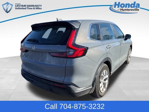 Used 2024 Honda CR-V LX image 7