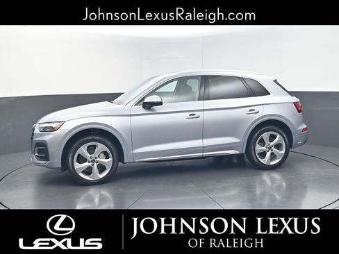 Used 2021 Audi Q5 Prestige w/ Prestige Package AWD/4WD image 2