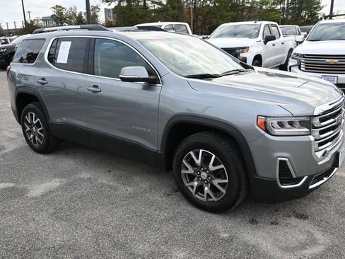 Used 2023 GMC Acadia SLE w/ Driver Convenience Package image 7