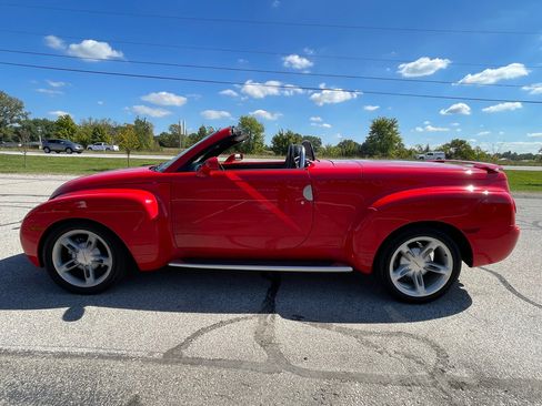 Used 2003 Chevrolet SSR w/ Preferred Equipment Group image 8