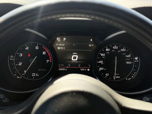 Used 2019 Alfa Romeo Stelvio Ti Lusso w/ Quick Order Package 22X Lusso image 19