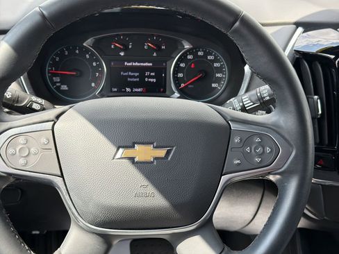 Used 2023 Chevrolet Traverse LT FWD image 21