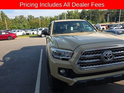 Used 2017 Toyota Tacoma TRD Off-Road w/ Tow Package (A/T) AWD/4WD image 10
