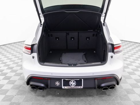 Certified 2026 Porsche Macan AWD/4WD image 33