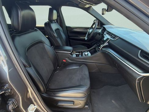 Used 2023 Jeep Grand Cherokee L Laredo AWD/4WD image 10