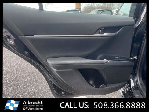 Used 2019 Toyota Camry XSE image 14