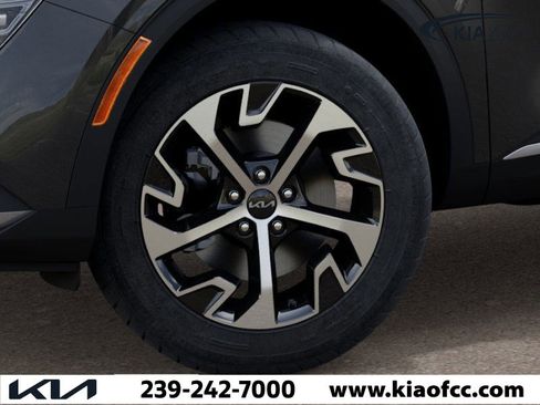 New 2025 Kia Sportage EX image 9