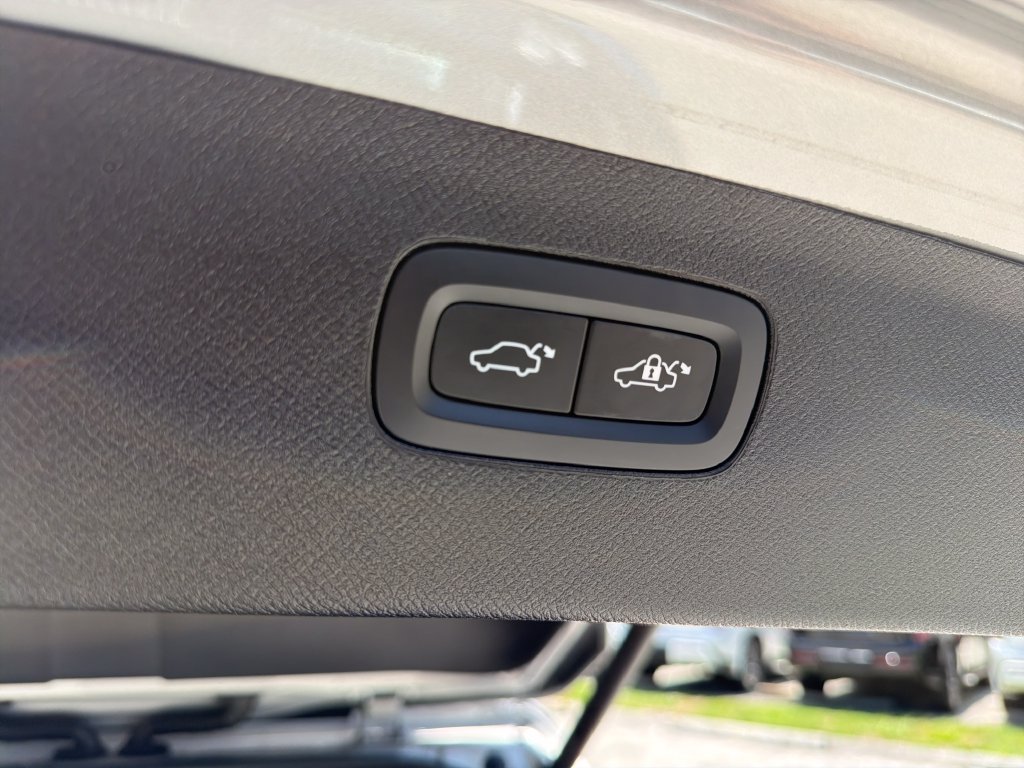 Used 2023 Volvo XC90 B5 Plus w/ Protection Package Premier AWD/4WD image 34